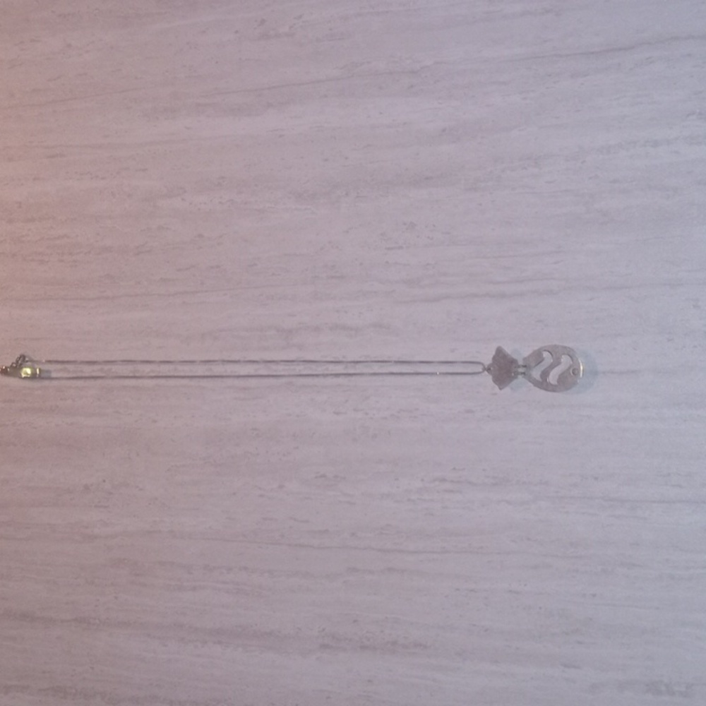 Silver necklace with pineapple pendant